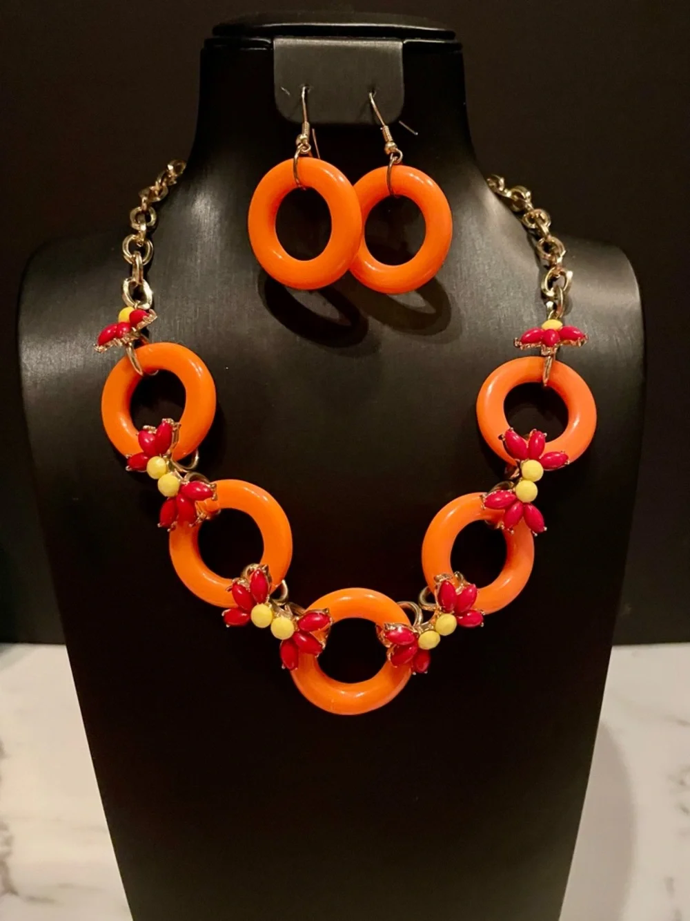Bold Orange Resin Circle Necklace & Earring Set - Picture 5 of 6